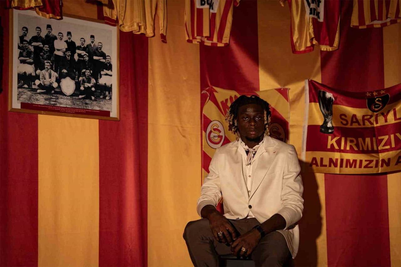 GALATASARAY'IN YENİ TRANSFERİ LESLEY UGOCHUKWU, "BURAYA İMZA ATMAK BENİM İÇİN BÜYÜK BİR GURUR....