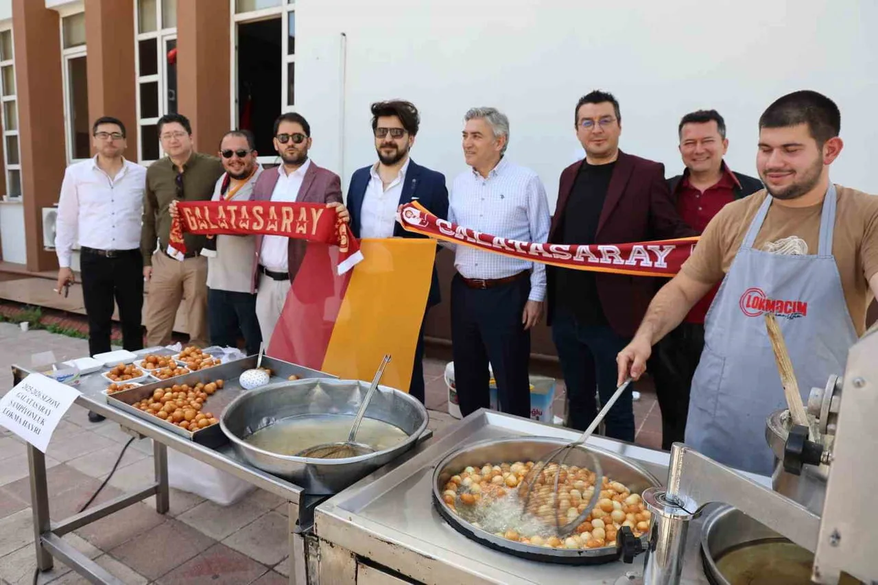 GALATASARAY’IN ŞAMPİYONLUĞUNU İLAN ETMESİNİN ARDINDAN AYDIN'DA BİR GRUP GALATASARAYLI AVUKAT...