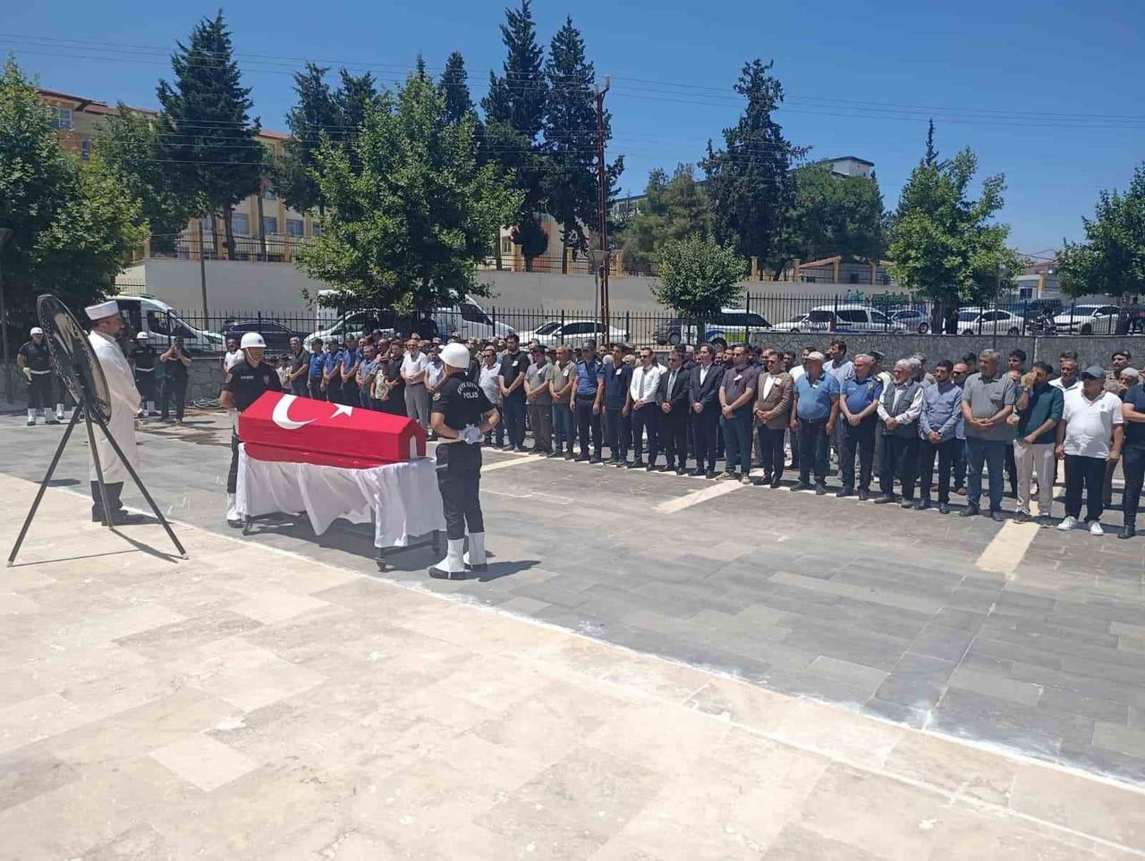 GAZİANTEP İL EMNİYET MÜDÜRLÜĞÜ KADROSUNDA GÖREV YAPAN POLİS MEMURU BÜLENT GÜLŞEN, GEÇİRDİĞİ...