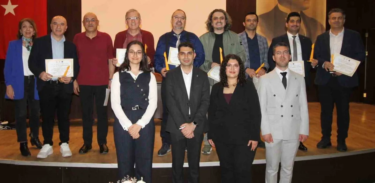 GAZİANTEP ÜNİVERSİTESİ (GAÜN) TIP FAKÜLTESİ ÖĞRENCİLERİNİN OYLARIYLA BELİRLENEN "ALTIN NEŞTER...