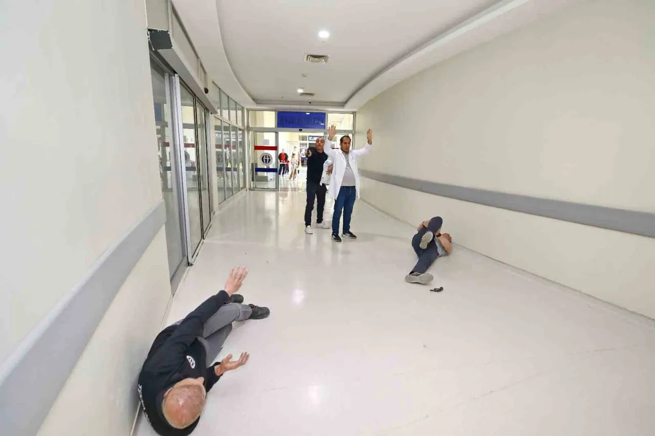 GAZİANTEP'TE HASTANEDE ÇOCUK KAÇIRMA OLAYLARINA KARŞI UYGULANAN 'PEMBE KOD' TATBİKATI GERÇEĞİNİ...