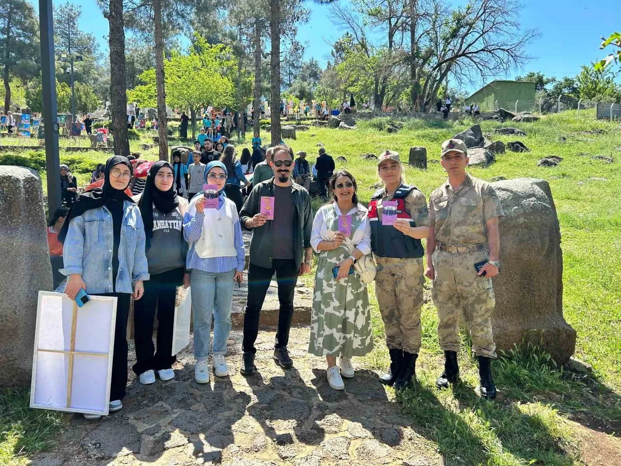 GAZİANTEP'TE JANDARMA EKİPLERİ, 745 KADINA KADIN ACİL DESTEK (KADES) UYGULAMASI HAKKINDA...