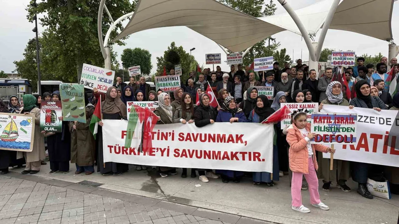 GAZZE ŞERİDİ'NE YARDIM ULAŞTIRMAK ÜZERE TEKNELERLE YOLA ÇIKAN VE ULUSLARARASI SULARDA İSRAİL...