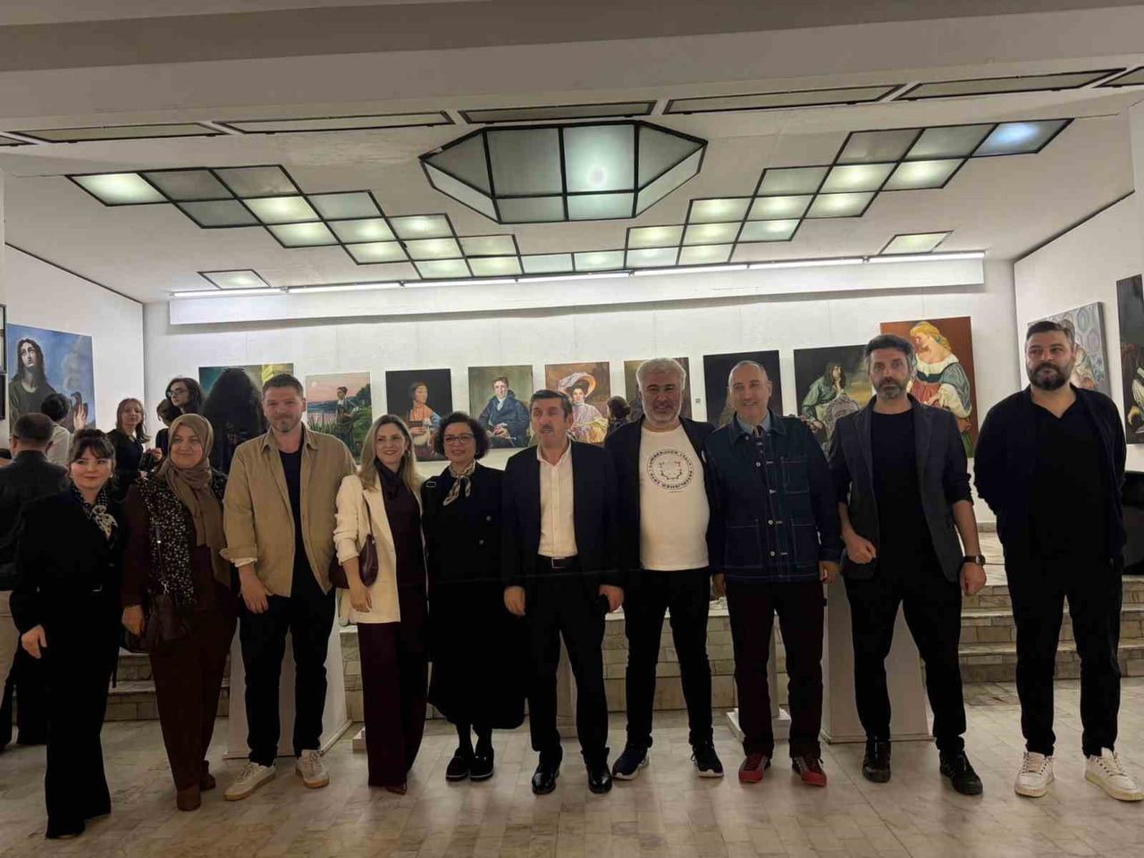 GENÇ SANATÇILAR ESERLERİNİ KAREKODLA DİJİTALE TAŞIDI