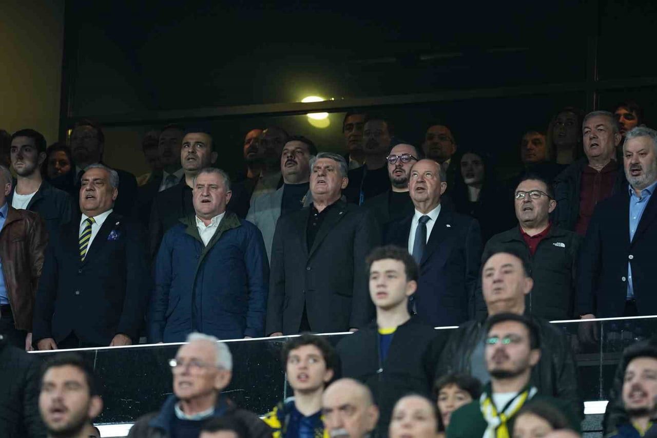 GENÇLİK VE SPOR BAKANI OSMAN AŞKIN BAK, TRENDYOL SÜPER LİG'DE OYNANAN FENERBAHÇE-BEŞİKTAŞ...
