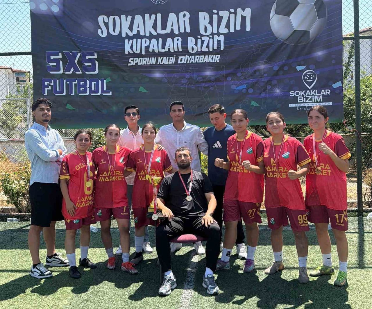 GENÇLİK VE SPOR BAKANLIĞI TARAFINDAN DÜZENLENEN "5X5 SOKAKLAR BİZİM" FUTBOL TURNUVASINDA CİZRE...