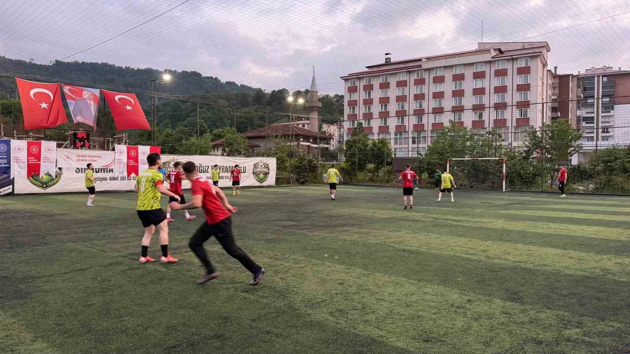 GENÇLİK VE SPOR BAKANLIĞI TARAFINDAN GENÇLERİ SPORLA BULUŞTURMAK AMACIYLA HAYATA GEÇİRİLEN "SENİN...