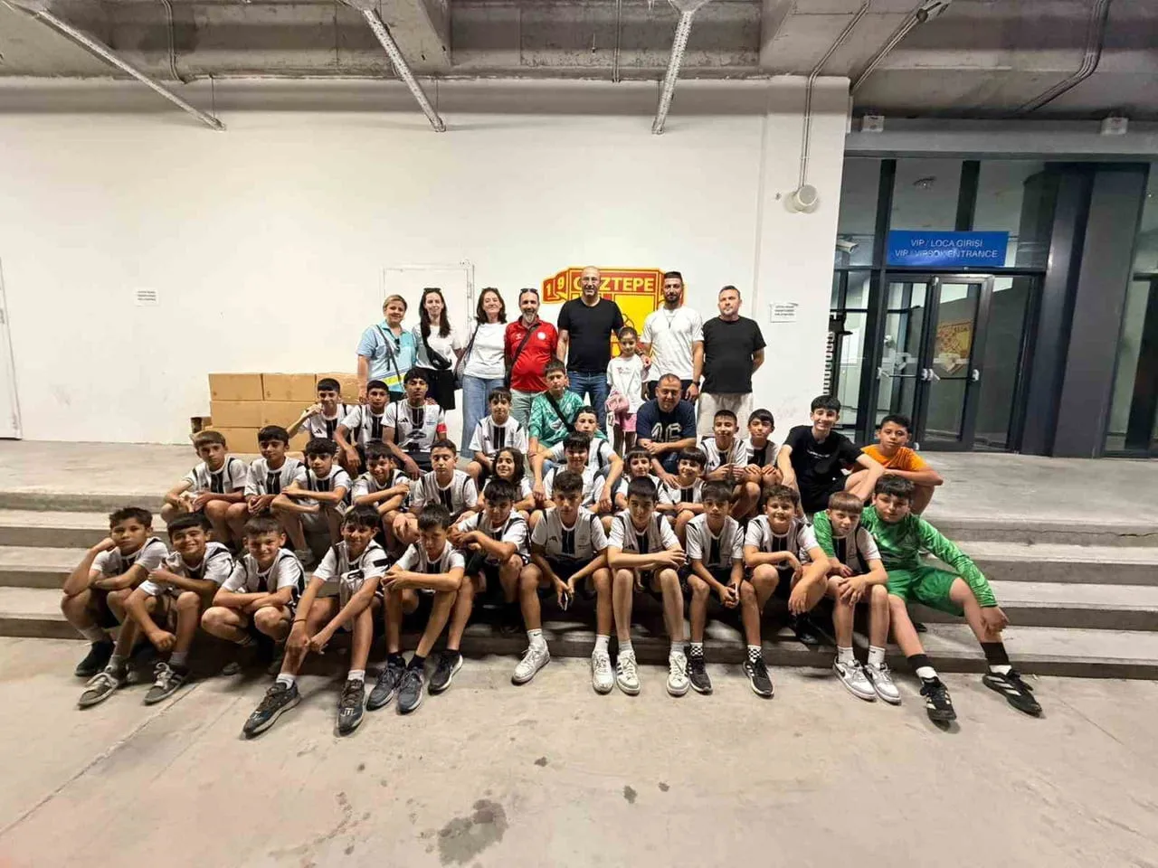 GERMENCİK BELEDİYESPOR’UN NAMAĞLUP ŞAMPİYON OLAN GENÇ FUTBOLCULARI, GERMENCİK BELEDİYE BAŞKANI...
