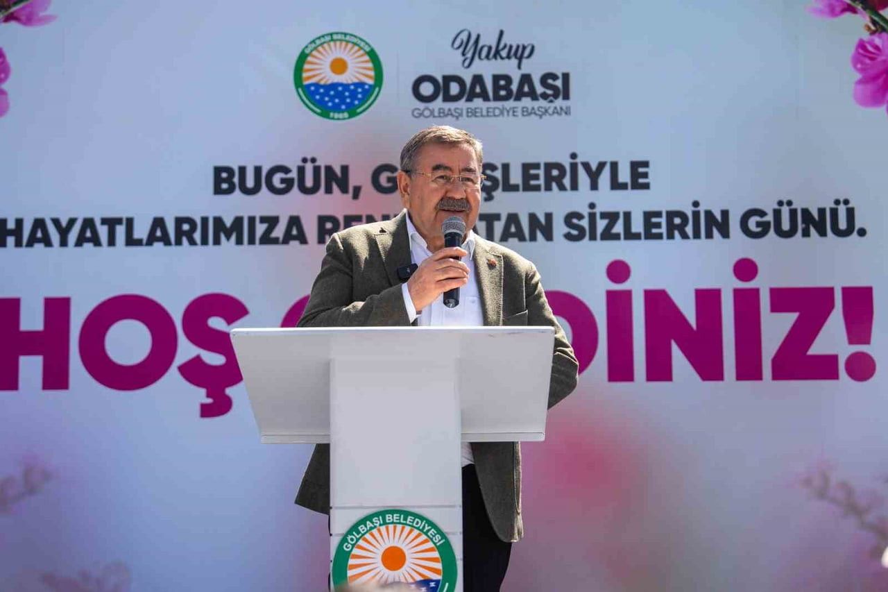 GÖLBAŞI BELEDİYESİ TARAFINDAN ANNELER GÜNÜ KAPSAMINDA DÜZENLENEN ETKİNLİKTE ANNELER, EĞLENCELİ...