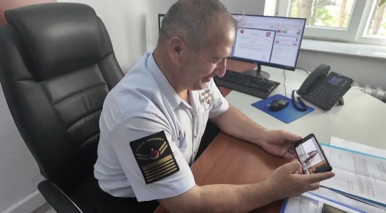 GÖREV BAŞINDAKİ JANDARMA PERSONELİNE, ÇOCUKLARININ HAZIRLADIĞI VİDEO MESAJLAR İZLETİLDİ.
