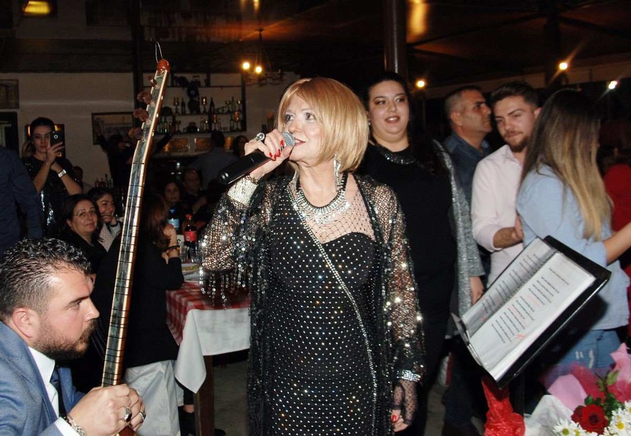 Gülden Karaböcek kimdir