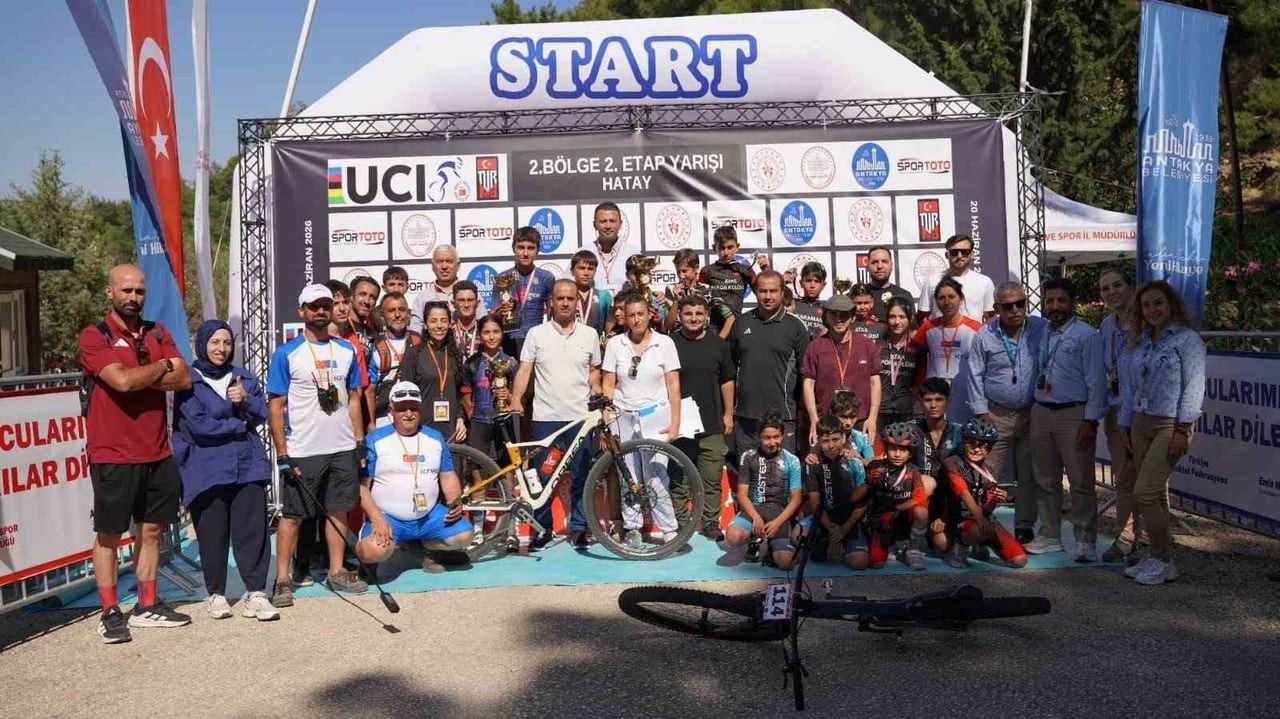 HATAY 2. ETAP BÖLGESEL DAĞ BİSİKLETİ YARIŞMASI’NDA SPORCULAR PARKURDA KIYASIYA MÜCADELE EDERKEN...