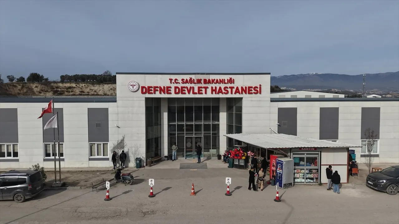 Hatay'da 6 Şubat 2023'teki depremlerin ardından afetzedelerin şifa bulması için iki ayda...