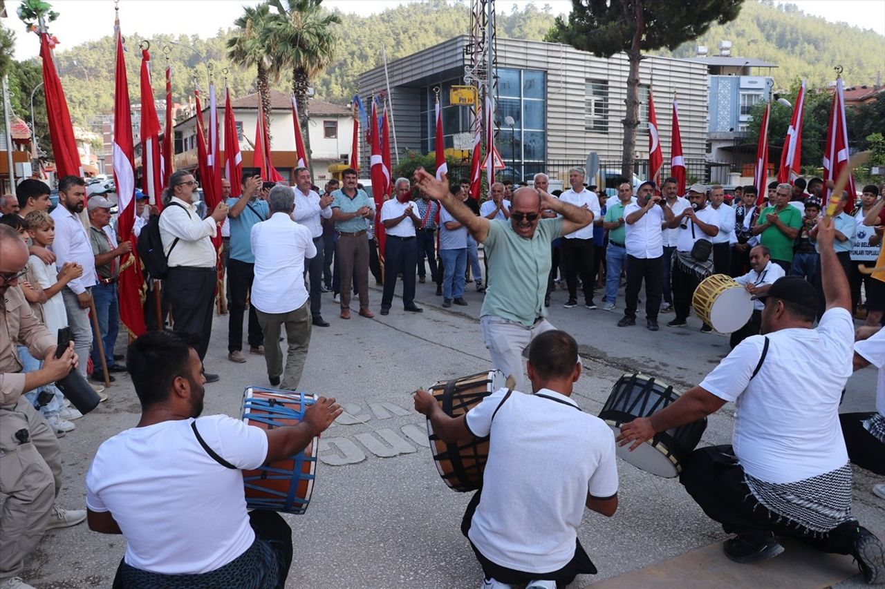 Hatay'ın Yayladağı ilçesinde bu yıl 23.'sü düzenlenen Geleneksel Yayladağı Kültür Sanat ve Aba...