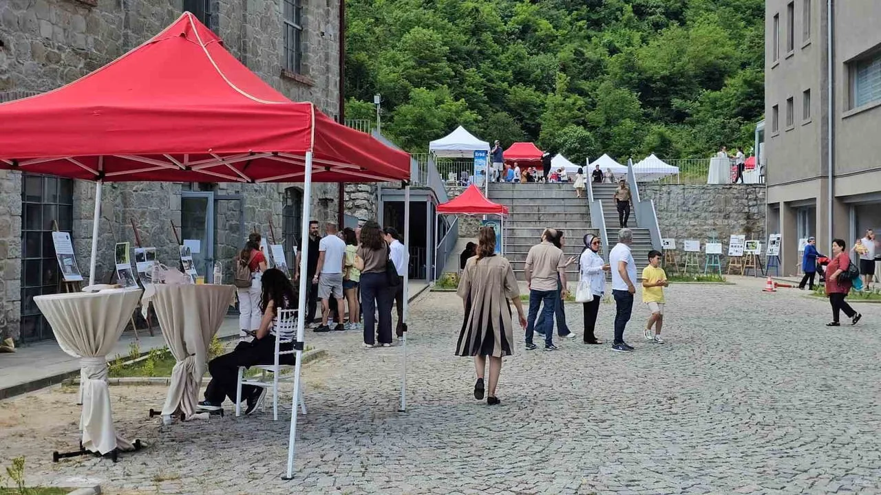 HAZIRLIK SÜRECİNİN ARDINDAN HAYATA GEÇİRİLEN FESTİVAL, YEREL ÜRETİCİLERİ, ZANAATKARLARI VE...