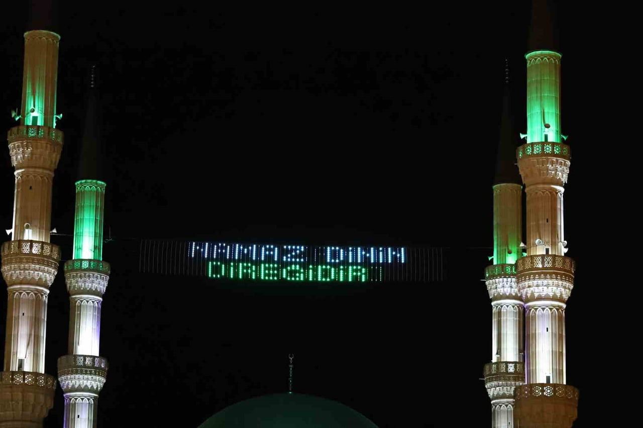 IĞDIR MERKEZ ULU CAMİİ’NE DİJİTAL LED MAHYA