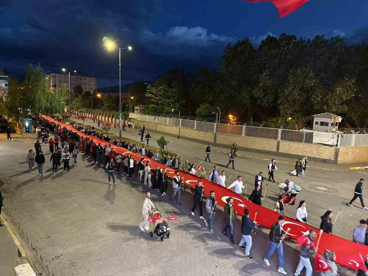 IĞDIR'DA "GENÇLİK YÜRÜYÜŞÜ" DÜZENLENDİ