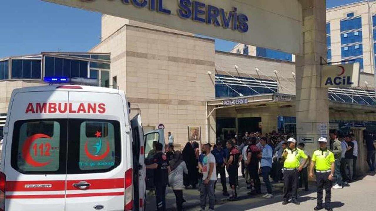 iki asker hastaneye kaldırıldı