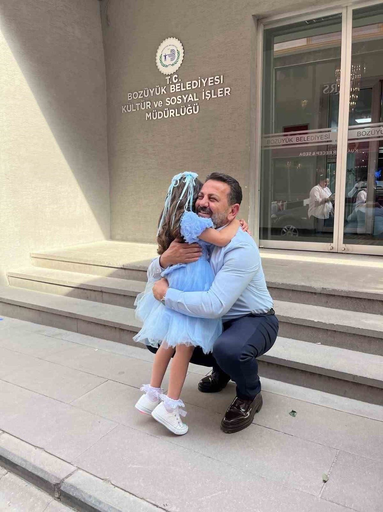 İL MÜDÜRÜ İLHAN, KORUYUCU AİLE ÇOCUĞUNUN HEYECANINA ORTAK OLDU