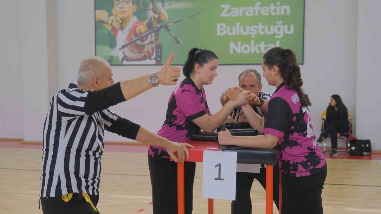 İNEGÖL BELEDİYESİ 9. OKULLAR ARASI SPOR FESTİVALİ RAMAZAN AYINDA VERİLEN ARANIN ARDINDAN KALDIĞI...