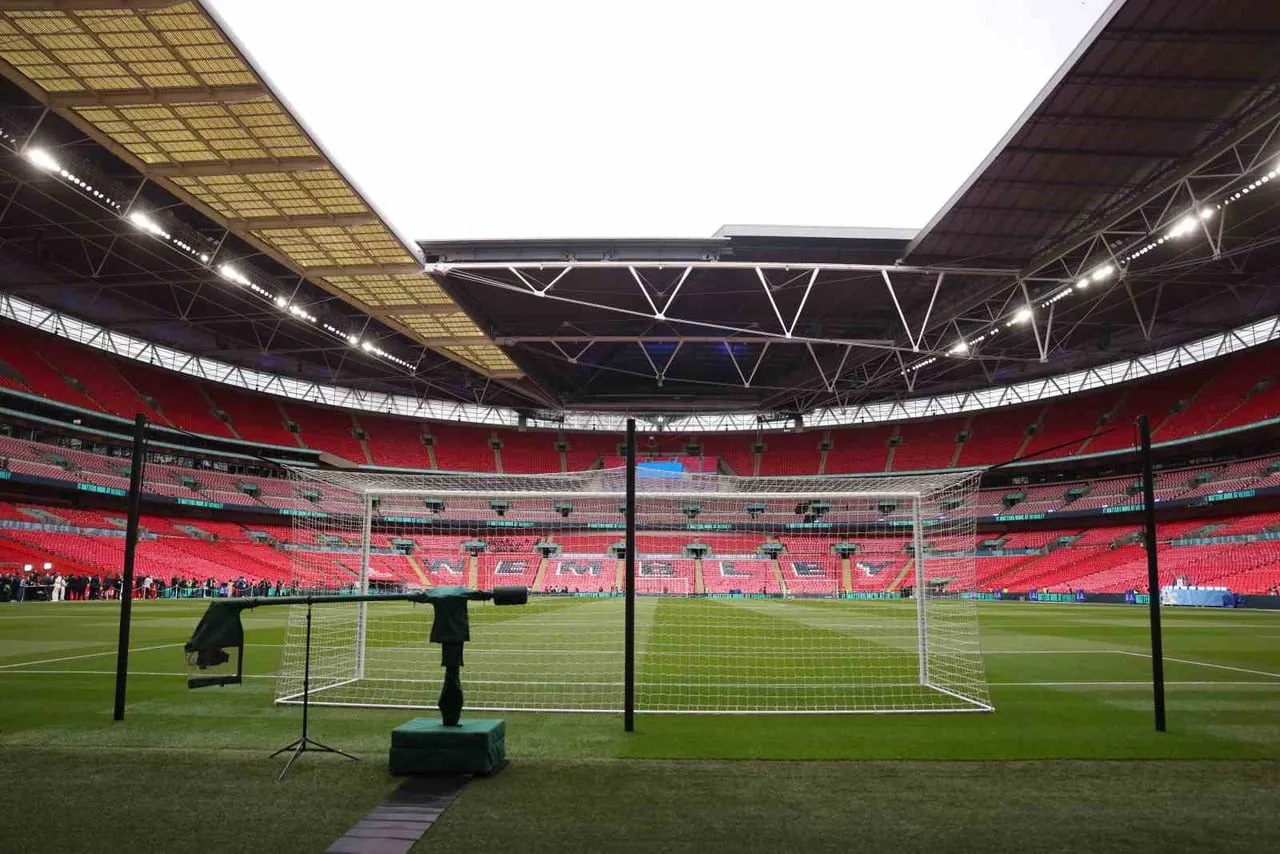İNGİLTERE CHAMPİONSHİP EKİPLERİNDEN MİDDLESBROUGH'UN ANTRENMANINI GİZLİCE İZLEYEN SOUTHAMPTON...