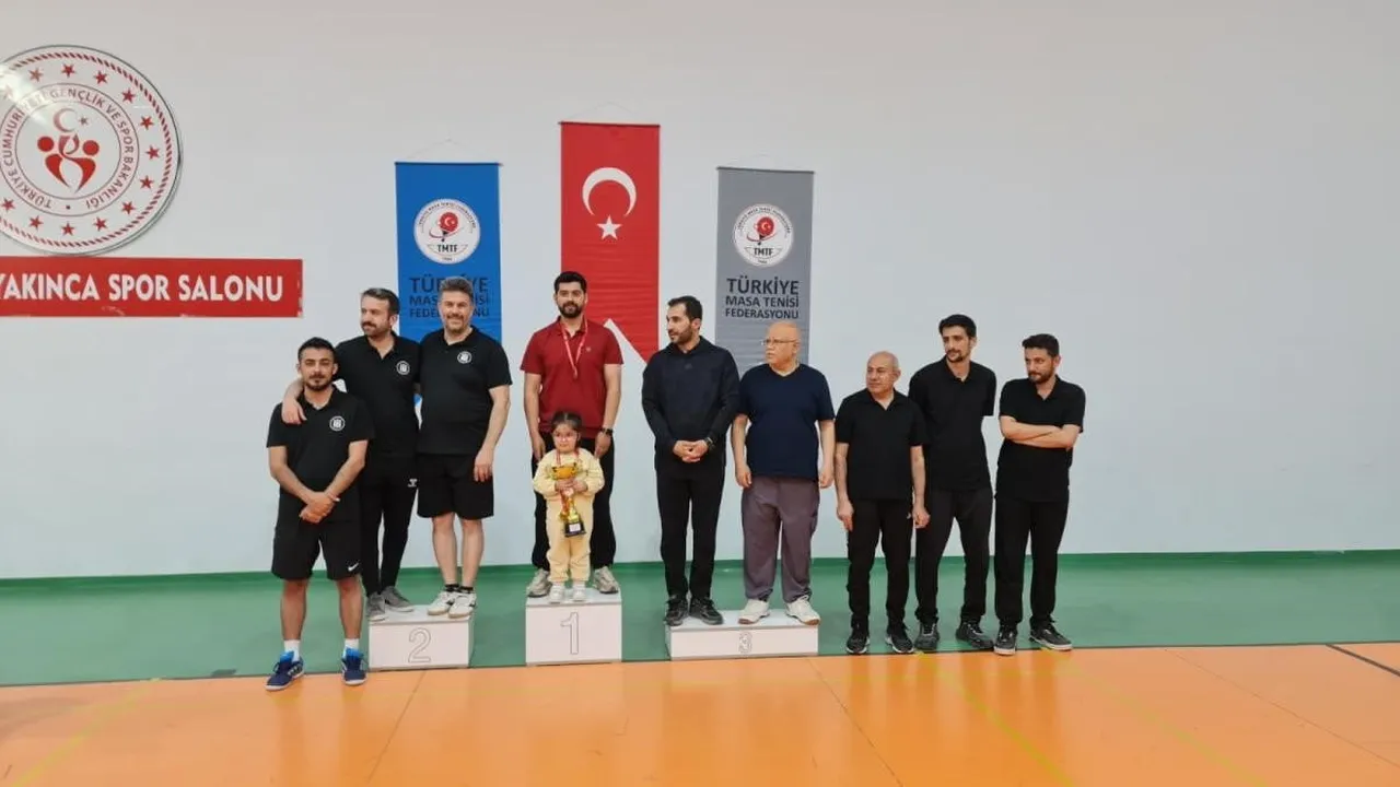 İNÖNÜ ÜNİVERSİTESİ MASA TENİSİ KURUMLAR LİGİ'NDE MALATYA İKİNCİSİ OLDU