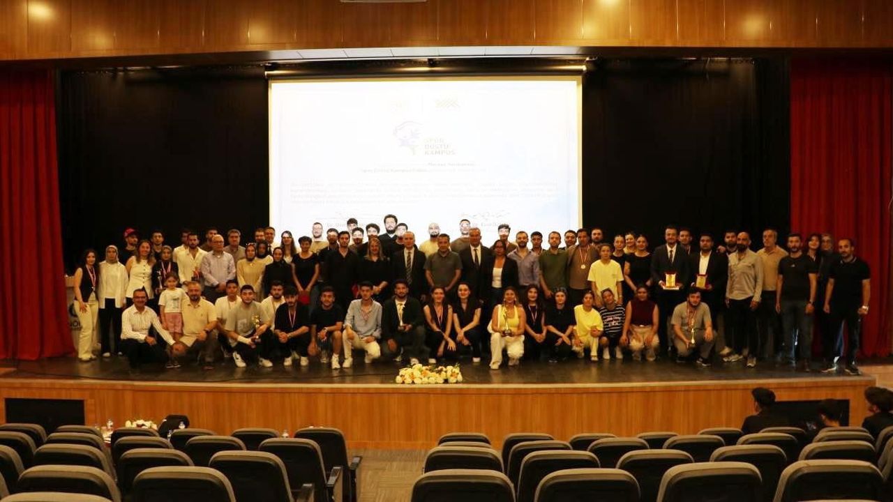İNÖNÜ ÜNİVERSİTESİNDE "SPOR ÖDÜLLERİ" SAHİPLERİNİ BULDU