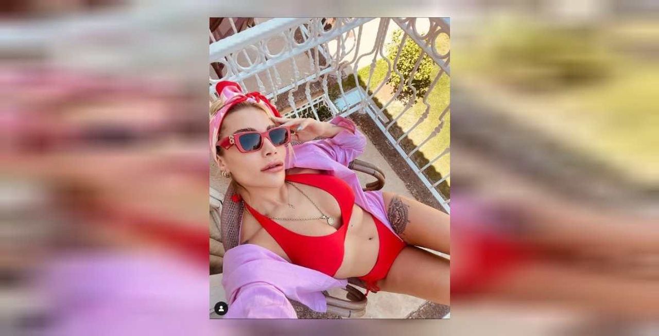 İrem Dericiden bikinili poz