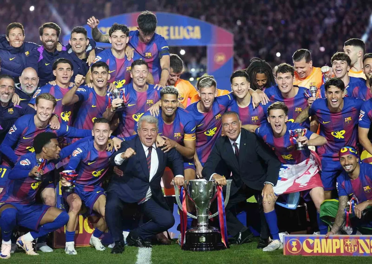 İSPANYA LA LİGA'NIN 35. HAFTASINDA BARCELONA, SAHASINDA REAL MADRİD'İ 2-0 MAĞLUP EDEREK SEZON...
