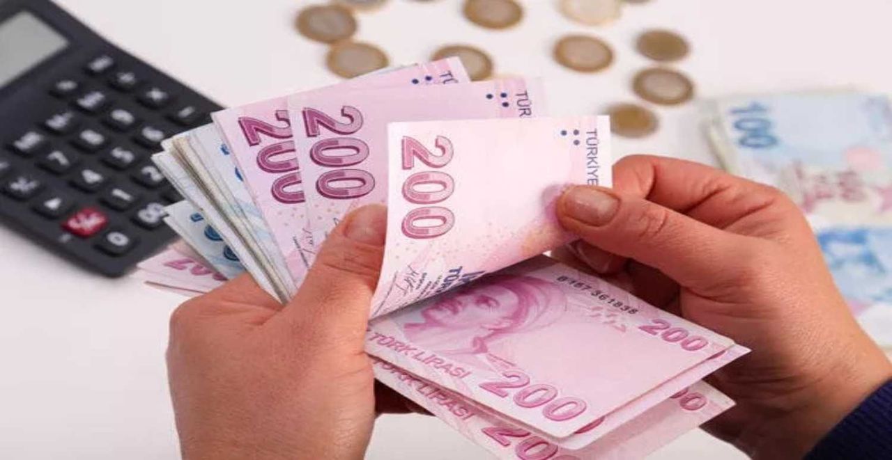 İşten çıkarılan işçiye 8 maaş birden tazminat hakkı