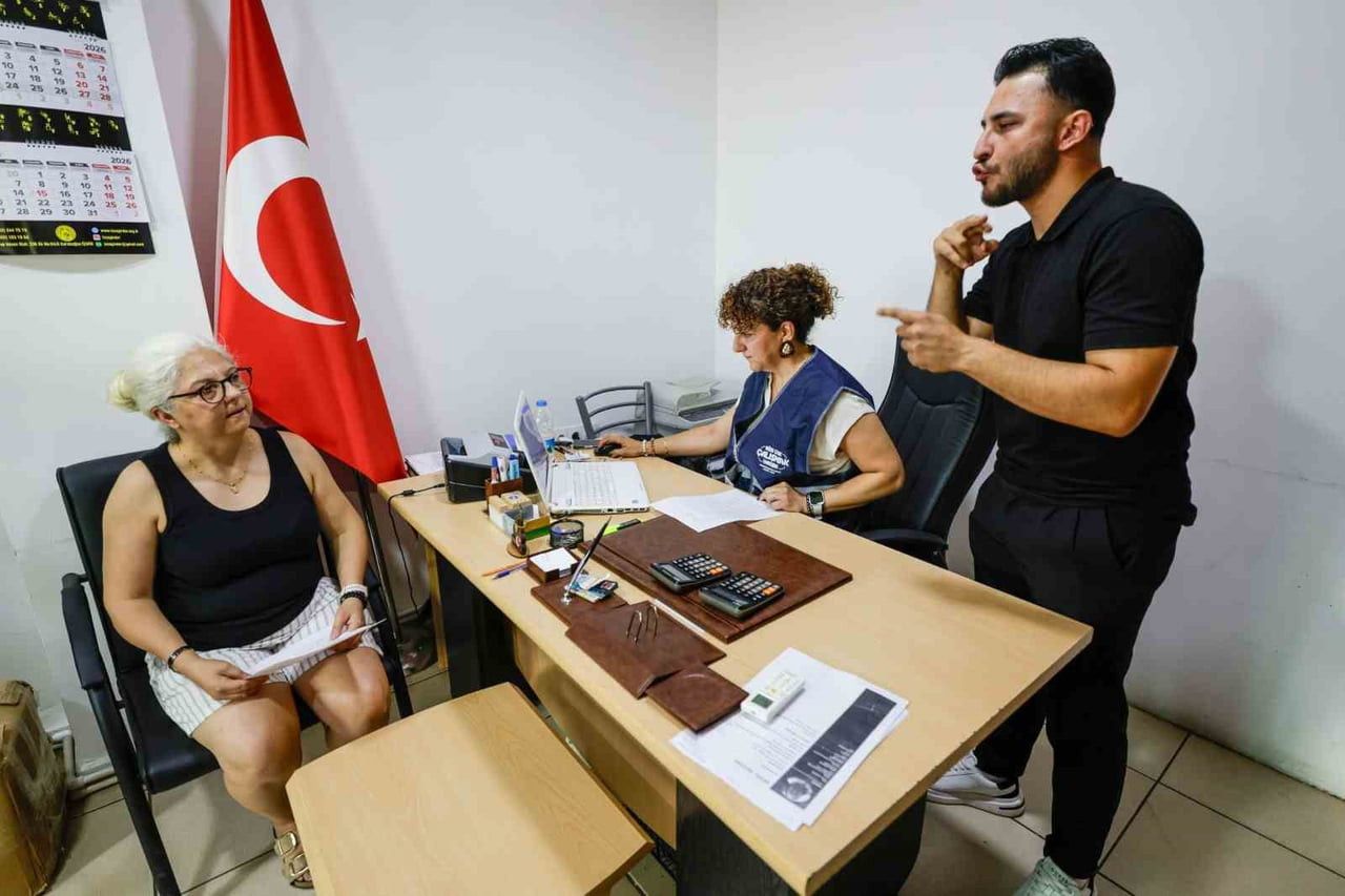 İZMİR BÜYÜKŞEHİR BELEDİYESİ, İZMİR'DE İŞİTME KAYBI BULUNAN İHTİYAÇ SAHİBİ VATANDAŞLARIN GÜNLÜK...