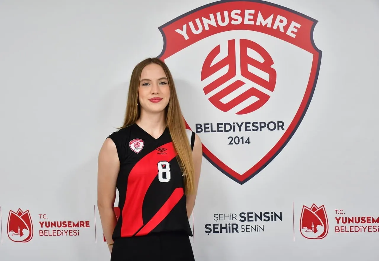 KADINLAR VOLEYBOL 2. LİGİ EKİPLERİNDEN YUNUSEMRE BELEDİYESPOR, YENİ SEZON YAPILANMASI KAPSAMINDA...