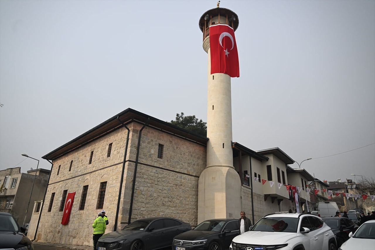 Kahramanmaraş'ın Dulkadiroğlu ilçesinde 6 Şubat 2023'teki depremlerde yıkılan ve yeniden inşa...