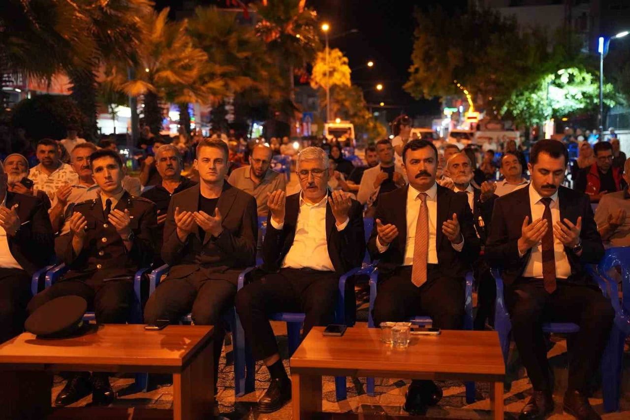 KAHTA’DA 15 TEMMUZ DEMOKRASİ VE MİLLİ BİRLİK GÜNÜ ANMA PROGRAMI DÜZENLENDİ