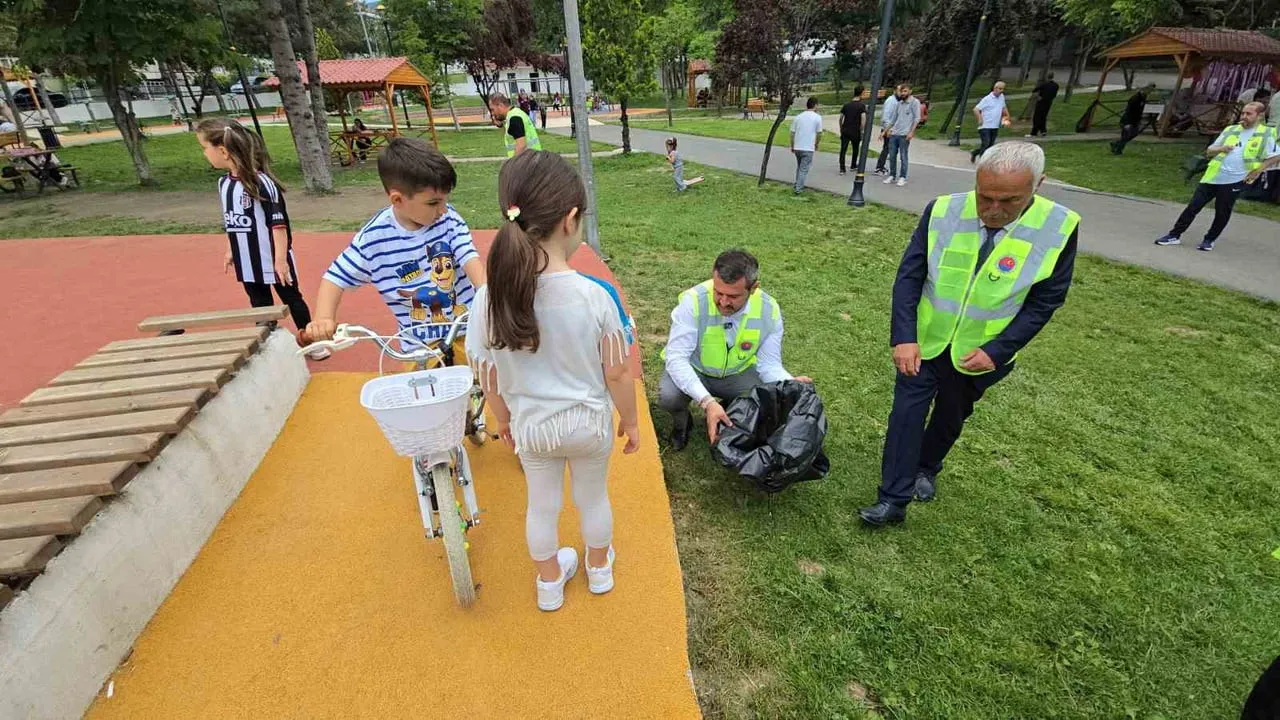 KARABÜK BELEDİYE BAŞKANI ÖZKAN ÇETİNKAYA, 5 HAZİRAN DÜNYA ÇEVRE GÜNÜ KAPSAMINDA GENÇLER VE...