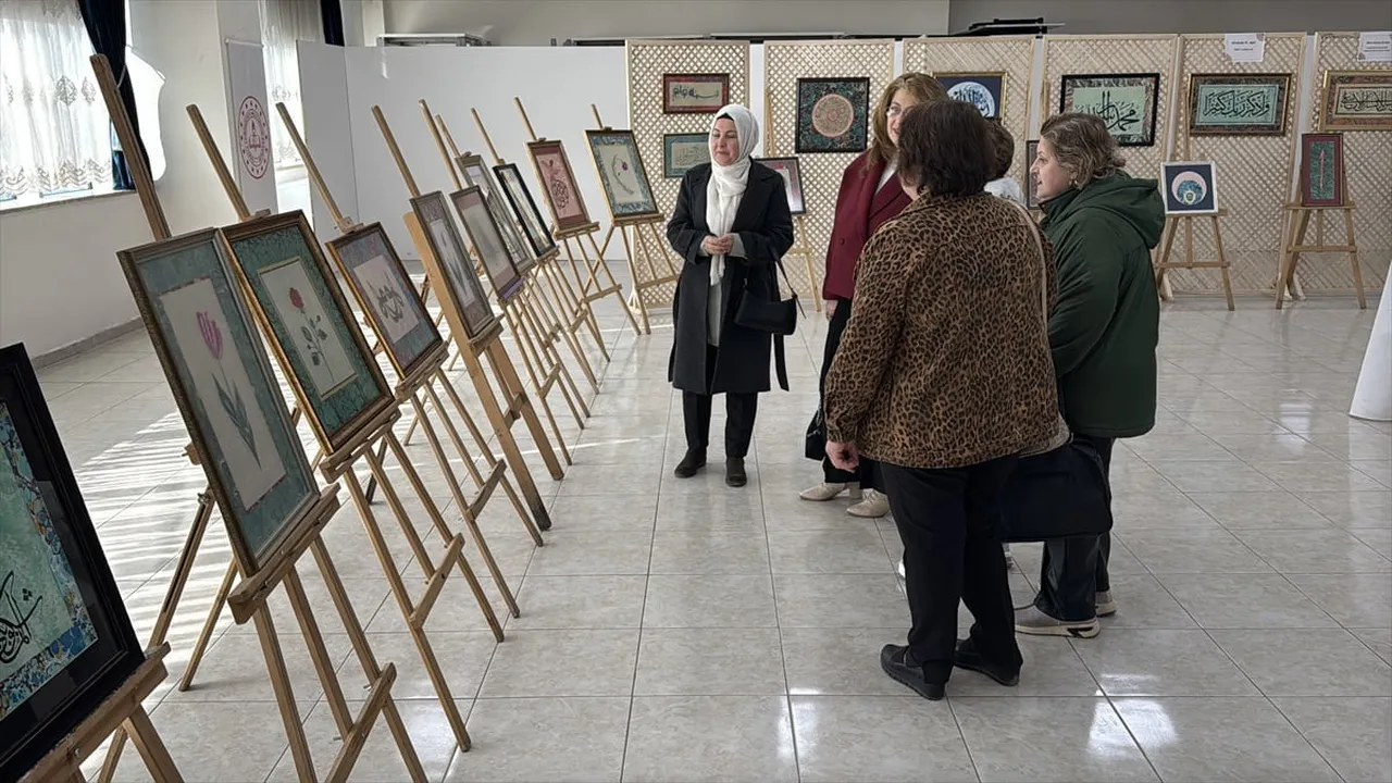 Karabük'te Hz. Muhammed'in doğumunun 1500. yılı etkinlikleri çerçevesinde "Sanatın Diliyle...