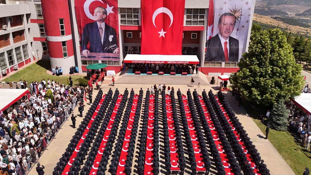 KARABÜK'TE POLİS MESLEK EĞİTİM MERKEZİ'NDE (POMEM) EĞİTİMLERİNİ TAMAMLAYAN 408 ÖĞRENCİ, DÜZENLENEN...
