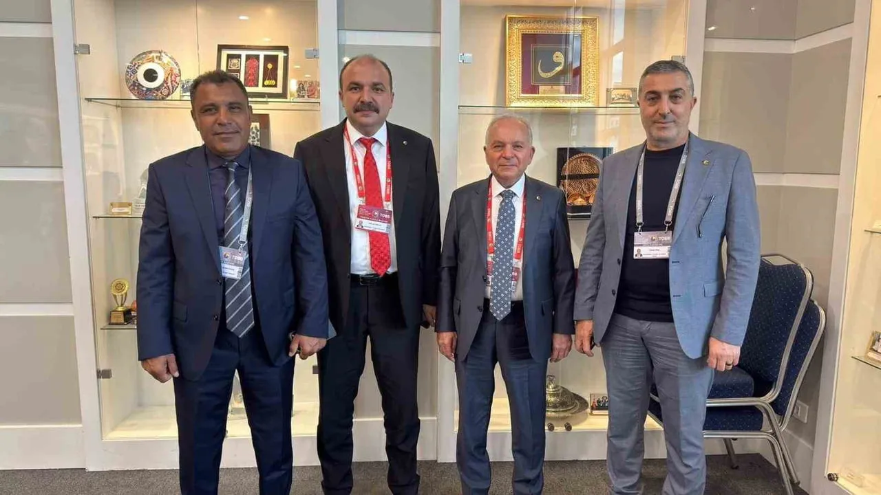 KARABÜK’Ü TEMSİLEN TÖRENE KATILAN SAFRANBOLU TSO BAŞKANI EROL ALTUNTEPE İLE MECLİS BAŞKANI CENGİZ...