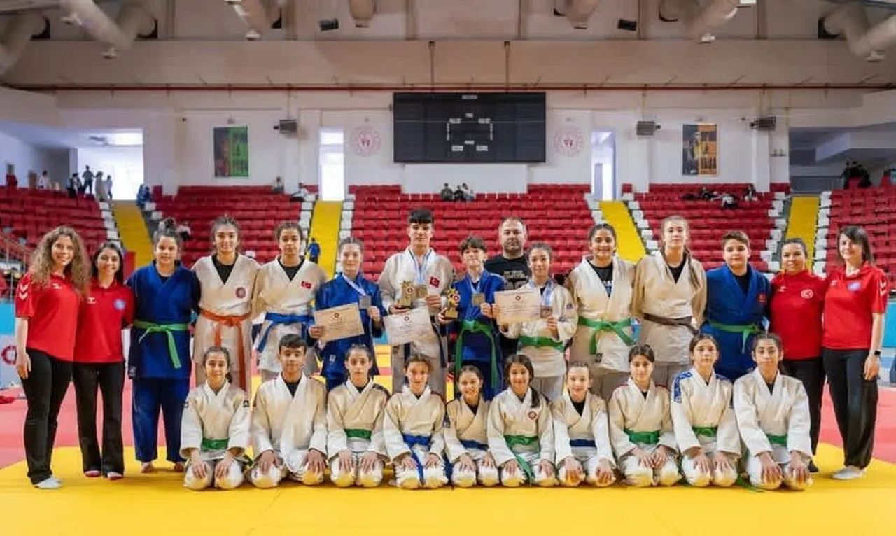 KARAMAN’DA DÜZENLENEN 749. TÜRK DİL BAYRAMI VE YUNUS EMRE'Yİ ANMA ETKİNLİKLERİ ÇERÇEVESİNDE SPOR...