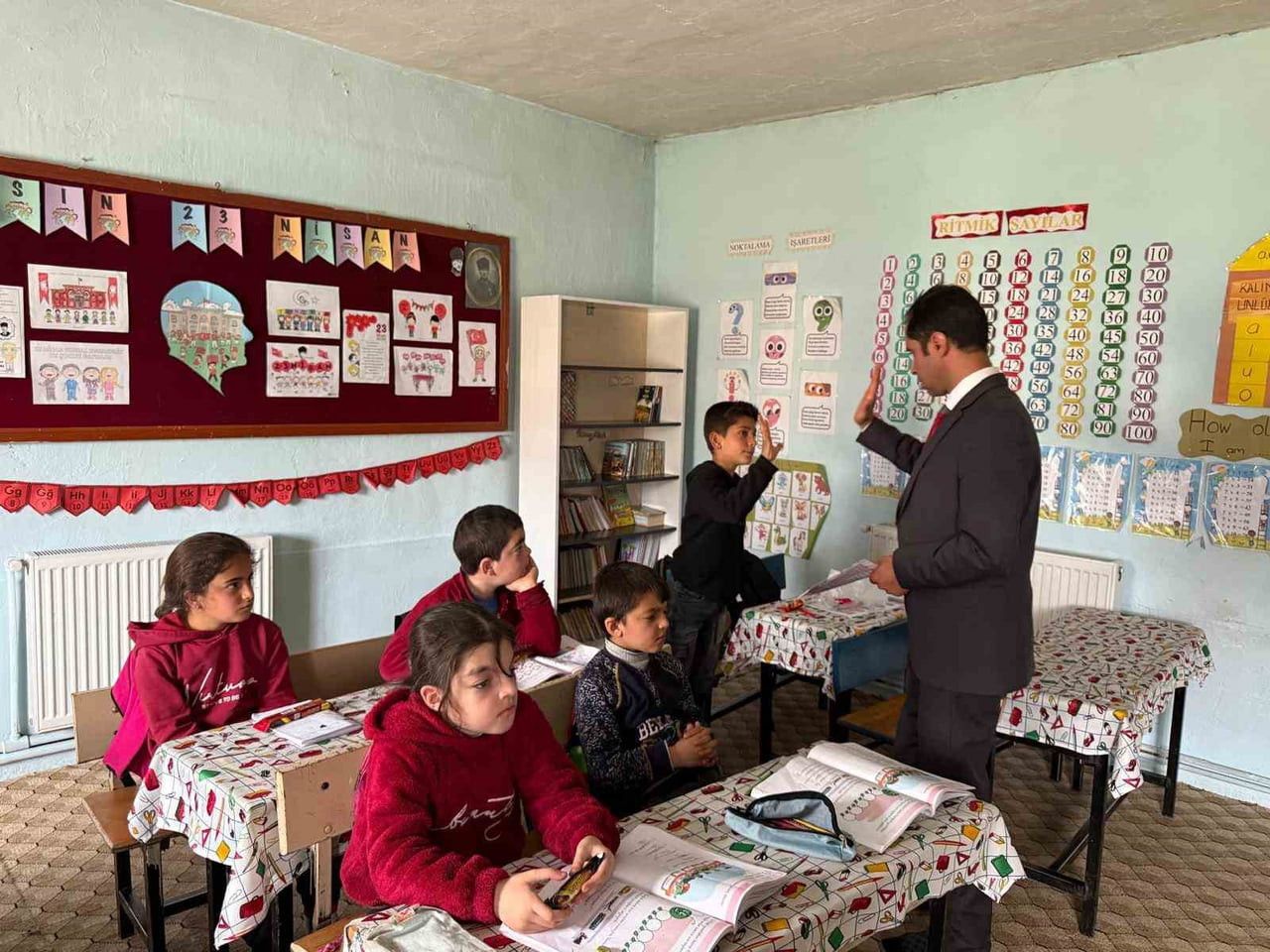 KARAYAZI İLÇE MİLLİ EĞİTİM MÜDÜRÜ ERCAN SÜRMELİ VE İŞ İNSANI FERİT KAYA, İKİ AYININ SALDIRISINDAN...