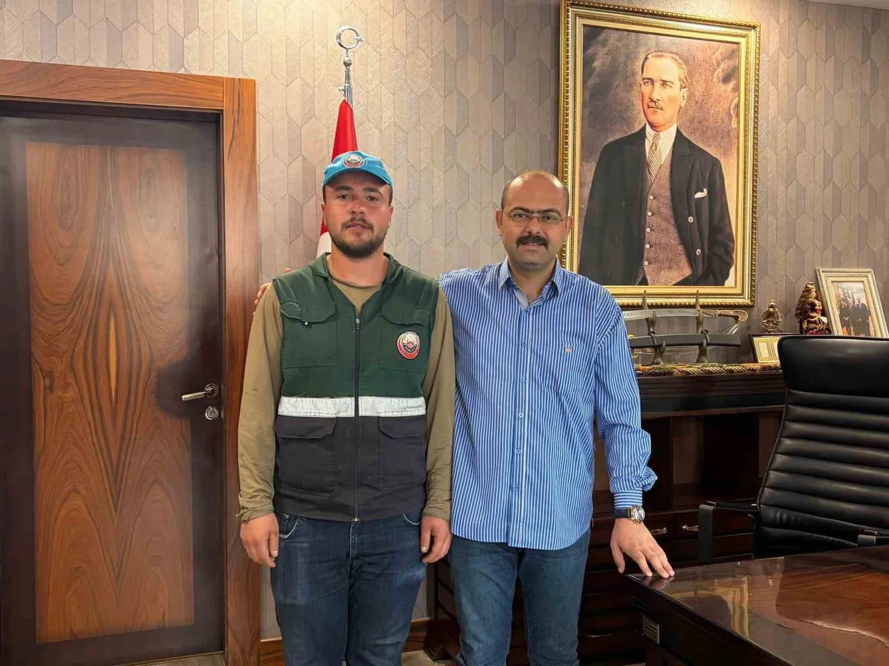 KASTAMONU’NUN TOSYA İLÇESİNDE BELEDİYE PERSONELİ, ÇALIŞMA SIRASINDA BULDUĞU ALTINI BELEDİYEYE...
