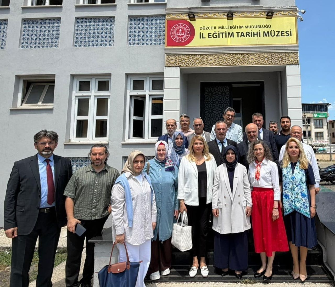 KATILIMCILAR, DÜZCE İL MİLLİ EĞİTİM MÜDÜRLÜĞÜ BÜNYESİNDE FAALİYET GÖSTEREN DÜZCE İL EĞİTİM TARİHİ...