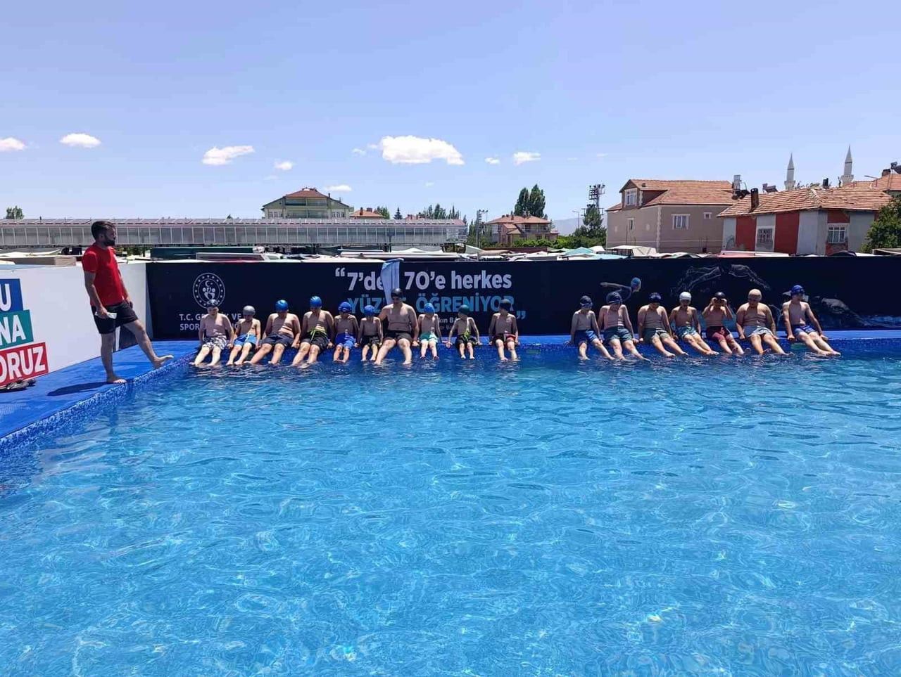 KAYSERİ GENÇLİK VE SPOR İL MÜDÜRÜ ALİ İHSAN KABAKCI, TOMARZA GENÇLİK VE SPOR İLÇE MÜDÜRLÜĞÜ'NÜ...