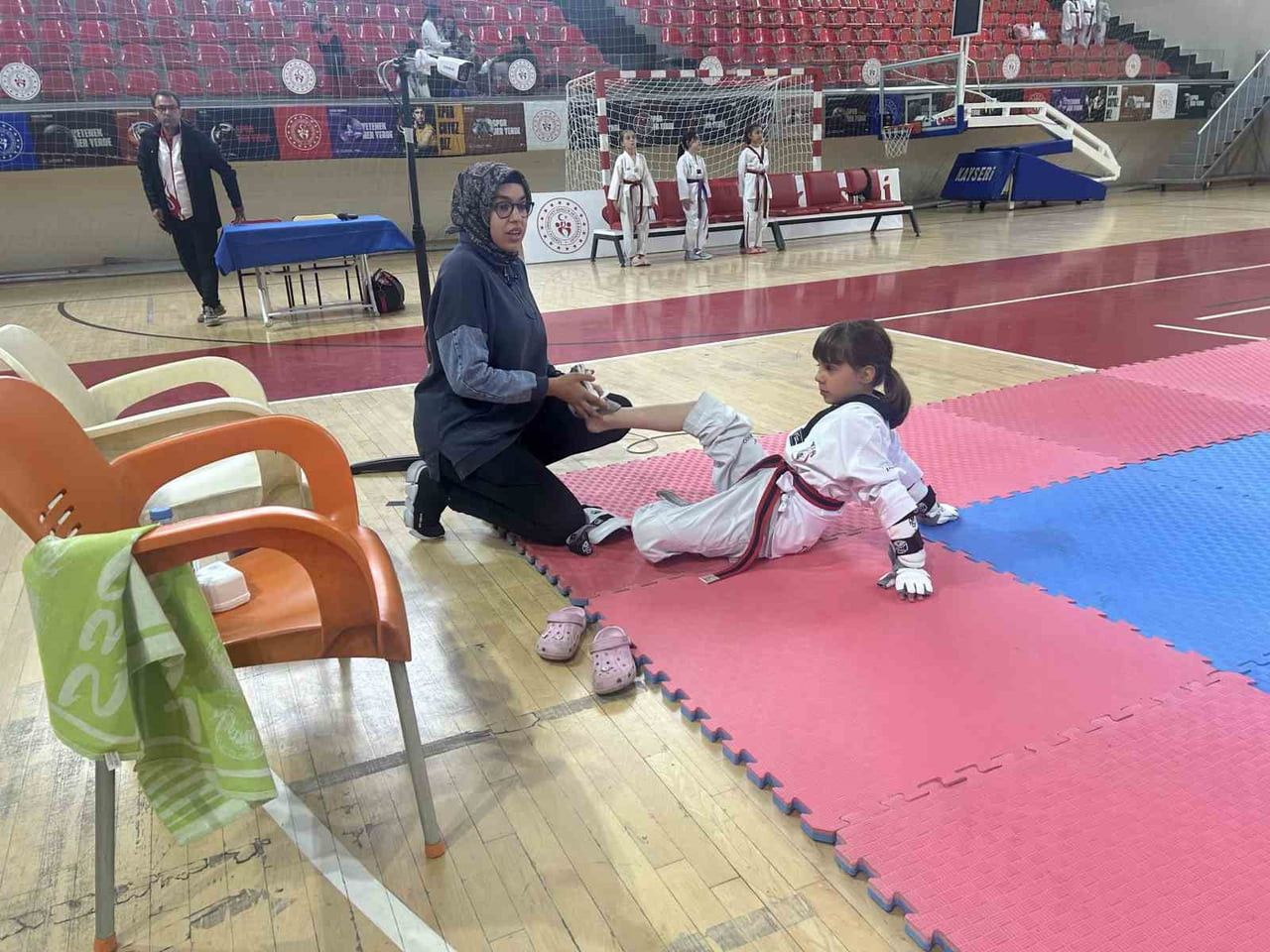 KAYSERİ'DE OKUL SPORLARI MİNİKLER TAEKWONDO İL MÜSABAKALARI GERÇEKLEŞTİRİLDİ.