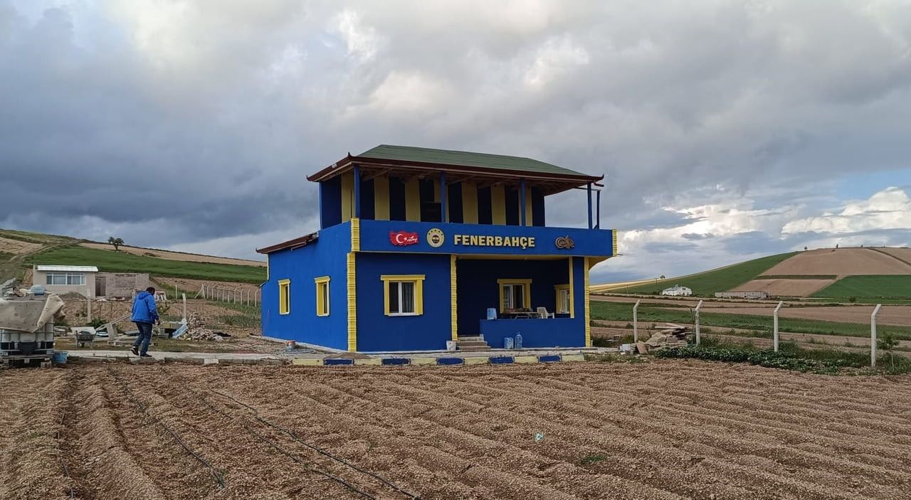 KAYSERİ'NİN DEVELİ İLÇESİNDE YAŞAYAN METİN ARSLAN; ÇOCUKLUĞUNDAN BU YANA TUTTUĞU TAKIM OLAN...
