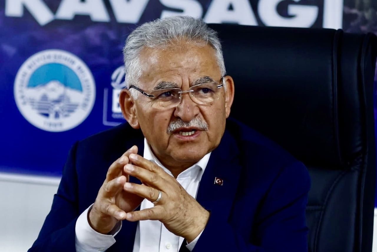 KAYSERİSPOR ONURSAL BAŞKANI MEMDUH BÜYÜKKILIÇ, “KAYSERİSPOR HAKETTİĞİ NOKTAYA GELECEKTİR. YETER Kİ...