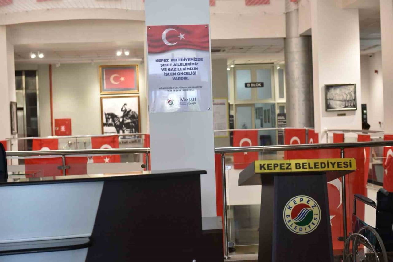 KEPEZ BELEDİYE BAŞKANI MESUT KOCAGÖZ’ÜN TALİMATIYLA BELEDİYE HİZMET BİNALARINDA ŞEHİT AİLELERİ VE...