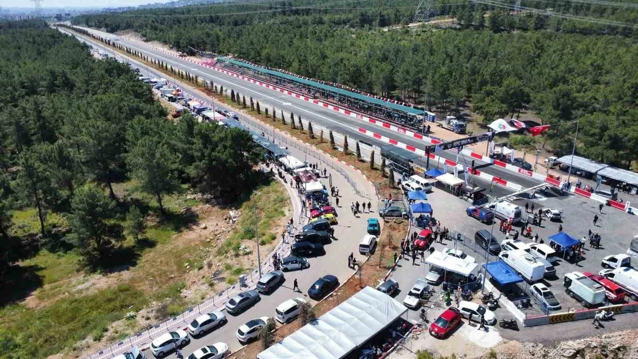 KEPEZ BELEDİYESİ’NİN EV SAHİPLİĞİNDE DÜZENLENEN TÜRKİYE OTO DRAG ŞAMPİYONASI 1. AYAK YARIŞLARI...