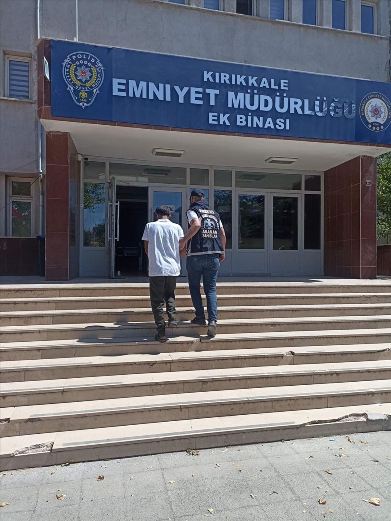 Kırıkkale'de hakkında 26 yıl 7 ay 15 gün kesinleşmiş hapis cezası bulunan cezaevi firarisi...