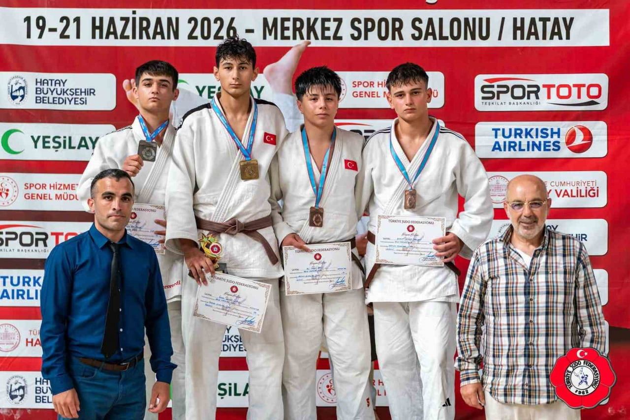 KOCAELİ BÜYÜKŞEHİR BELEDİYE KAĞITSPOR SPORCULARI, SON İKİ HAFTADA KATILDIKLARI ULUSAL VE...